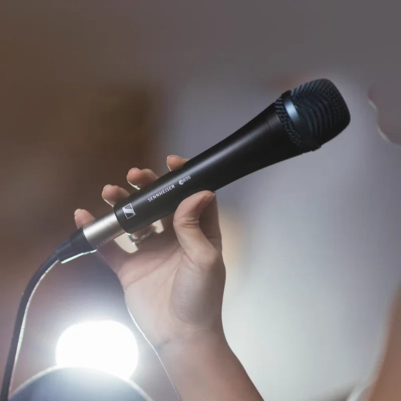 Sennheiser e935 Professional Vocal Dynamic Cardioid Microphone Stage Show Mobile K-song Performance Karaoke Capacitor Studio Mic