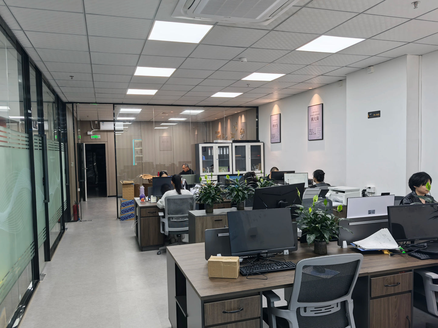 LANLIPU 16inch Portable Monitor 120HZ 1200P 16:10 100%sRGB HDR 400Cd/m² Game Display For Laptop Macbook Phone Switch Xbox PS4/5