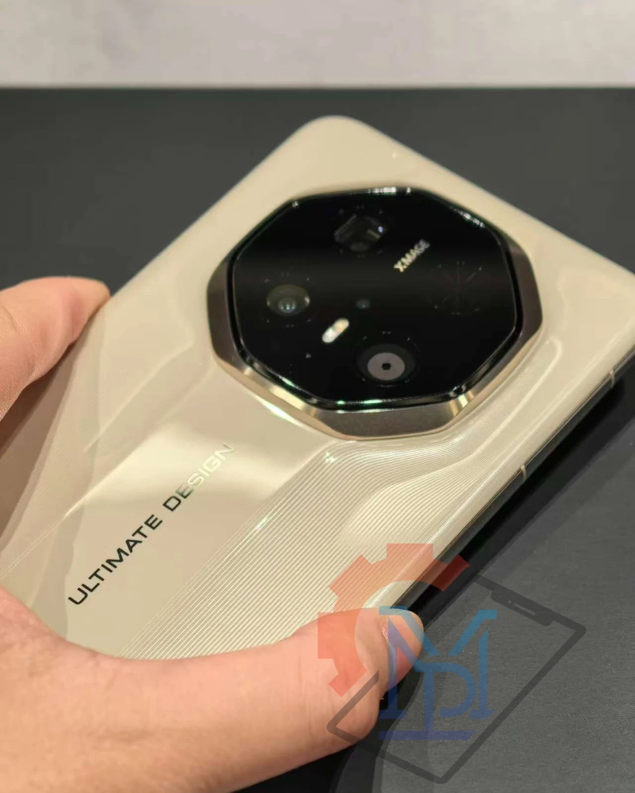 Original Huawei Mate 70 RS Ultimate Design 5G Mobile Phone 6.9 Inches 120Hz Screen Kirin 9020 HarmonyOS 4.3 Smartphone